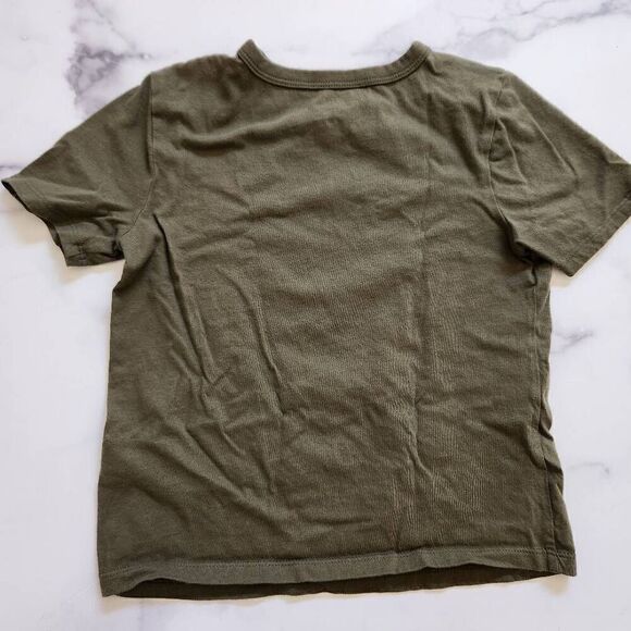 Gap boys 6-7 year army green triceratops dinosaur short sleeve t-shirt - Picture 4 of 4